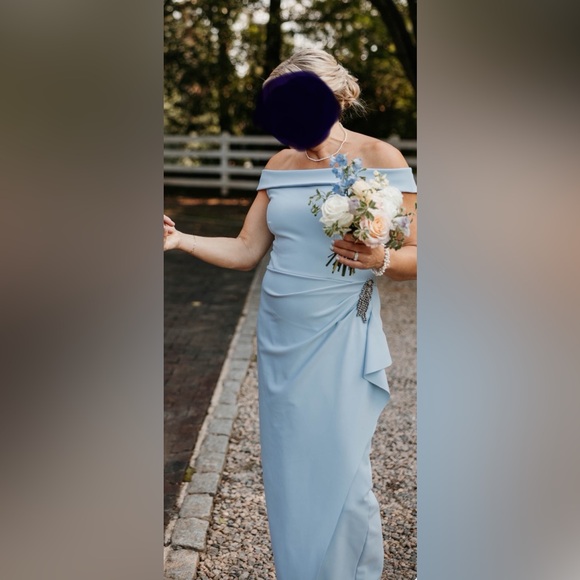 Alex Evenings Gown - Picture 6 of 10